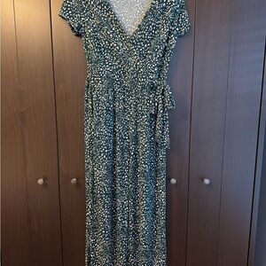 Elegant Green Patterned Dress
